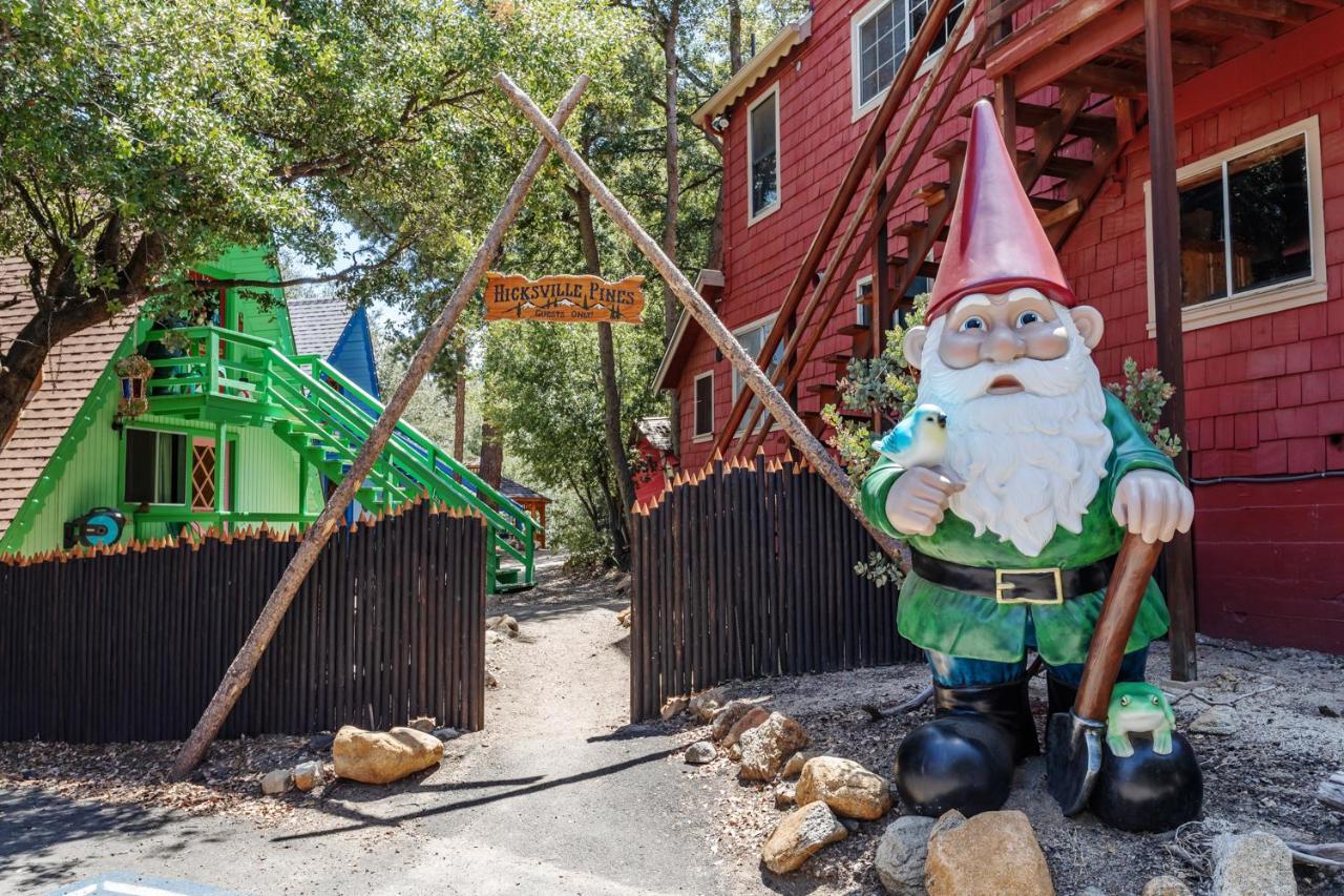 Hicksville Pines Chalets & Motel アイディルワイルド エクステリア 写真
