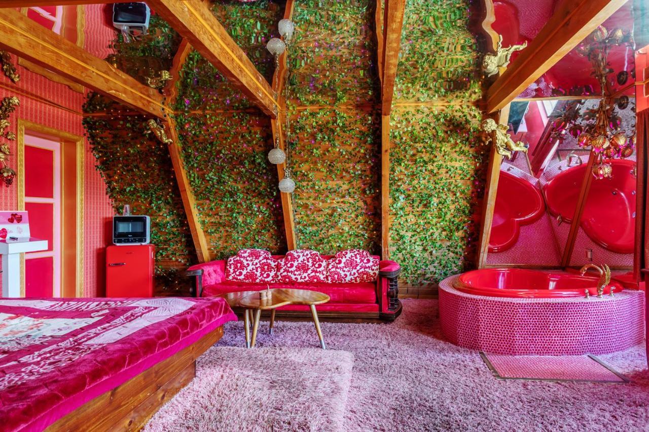 Hicksville Pines Chalets & Motel アイディルワイルド エクステリア 写真