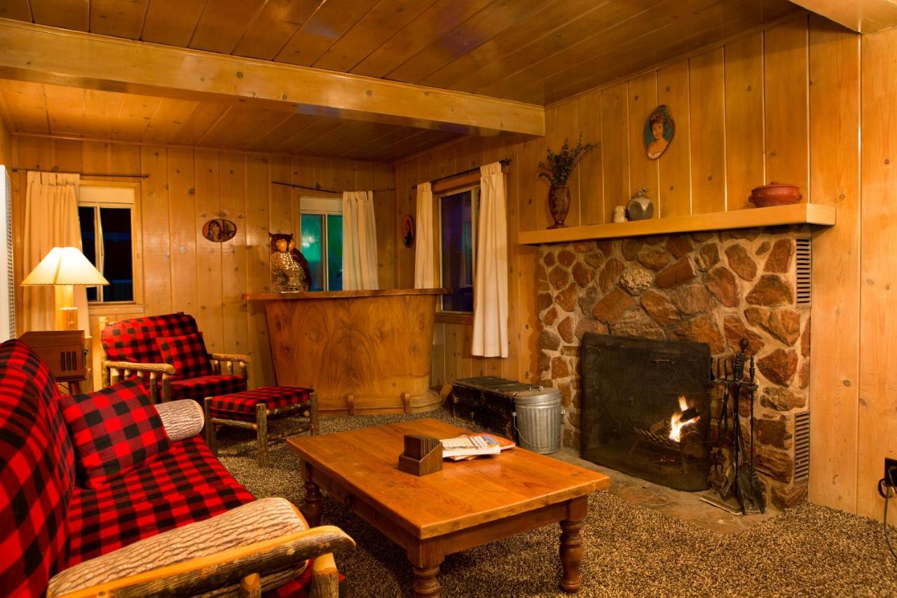 Hicksville Pines Chalets & Motel アイディルワイルド エクステリア 写真