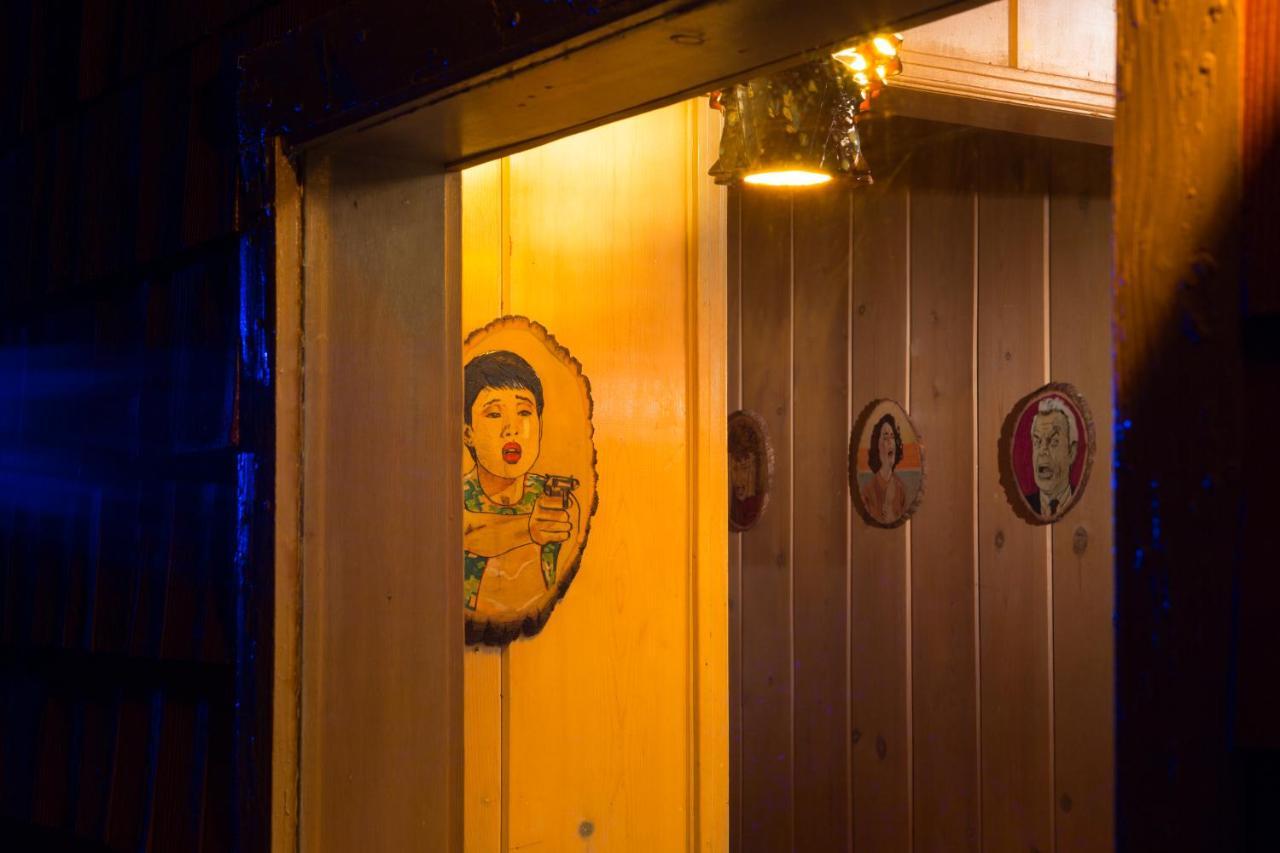 Hicksville Pines Chalets & Motel アイディルワイルド エクステリア 写真