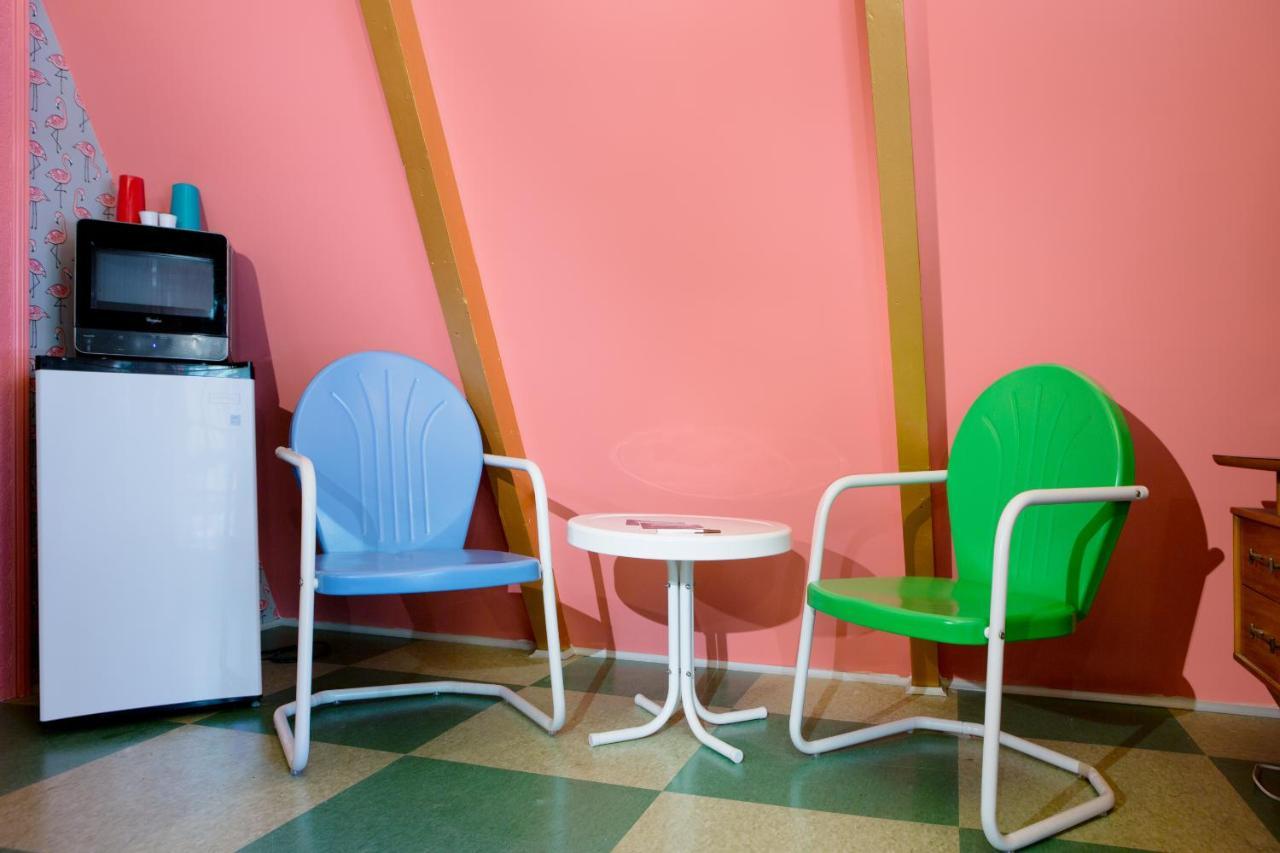 Hicksville Pines Chalets & Motel アイディルワイルド エクステリア 写真