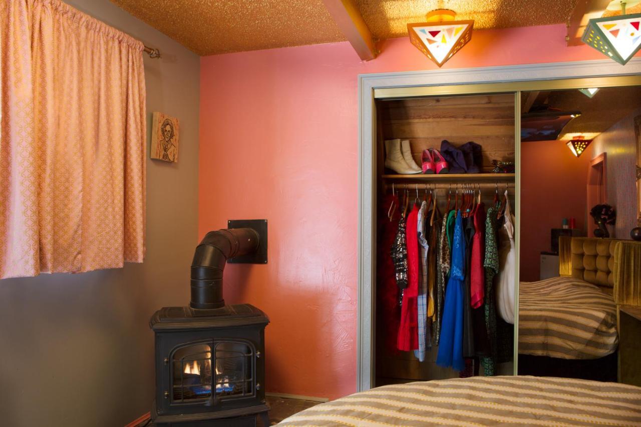 Hicksville Pines Chalets & Motel アイディルワイルド エクステリア 写真
