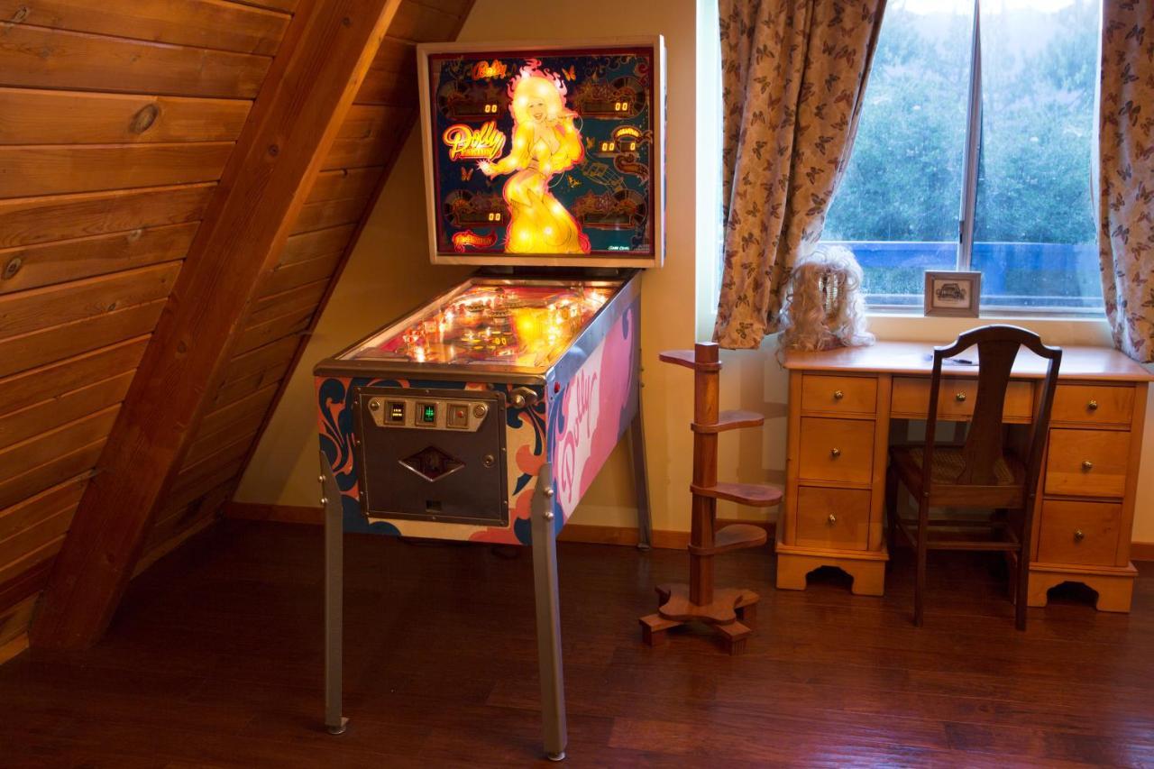 Hicksville Pines Chalets & Motel アイディルワイルド エクステリア 写真